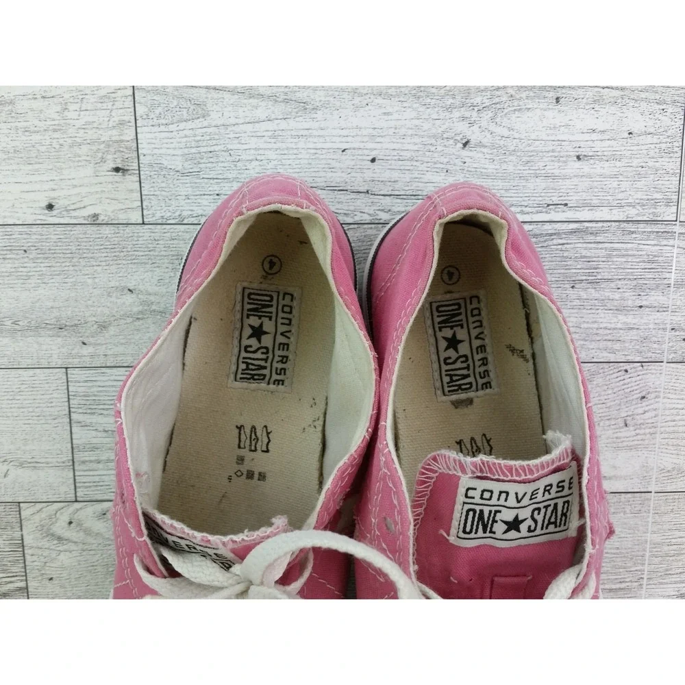 Vintage‎ Juniors Converse Shoes One Star Low Top Sneakers Pink Canvas Size 4